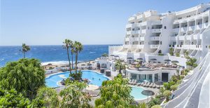 Diamond Resorts International enters into merger agreement with Apollo Global Management